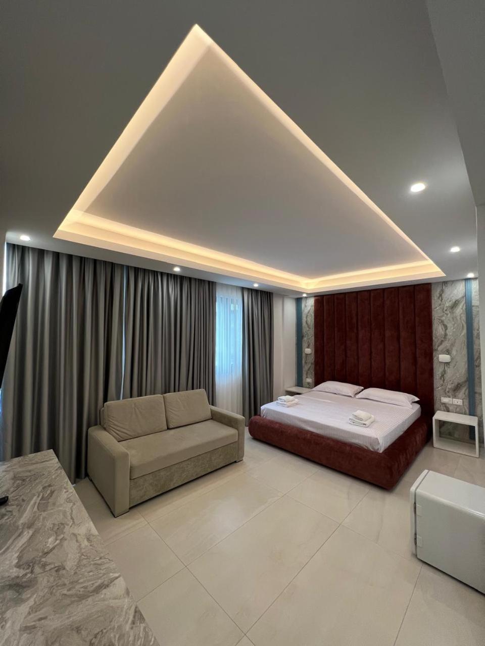 Tanushaj Hotel Shëngjin